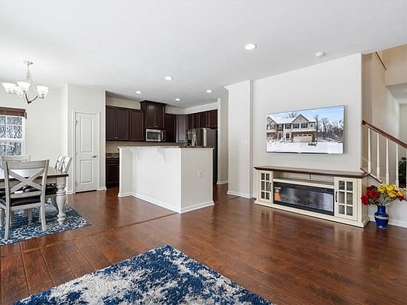 4th image of 8060 Hinsdale Ln
