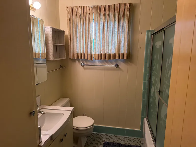 1220 Caroline Dr — Photo 6