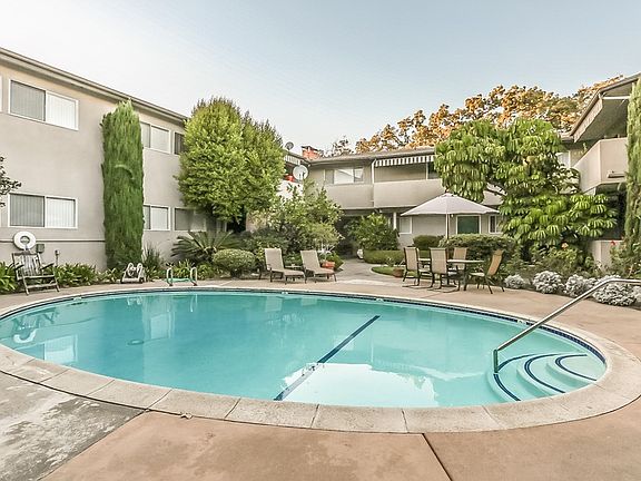 4th image of 904 W Huntington Dr APT 2