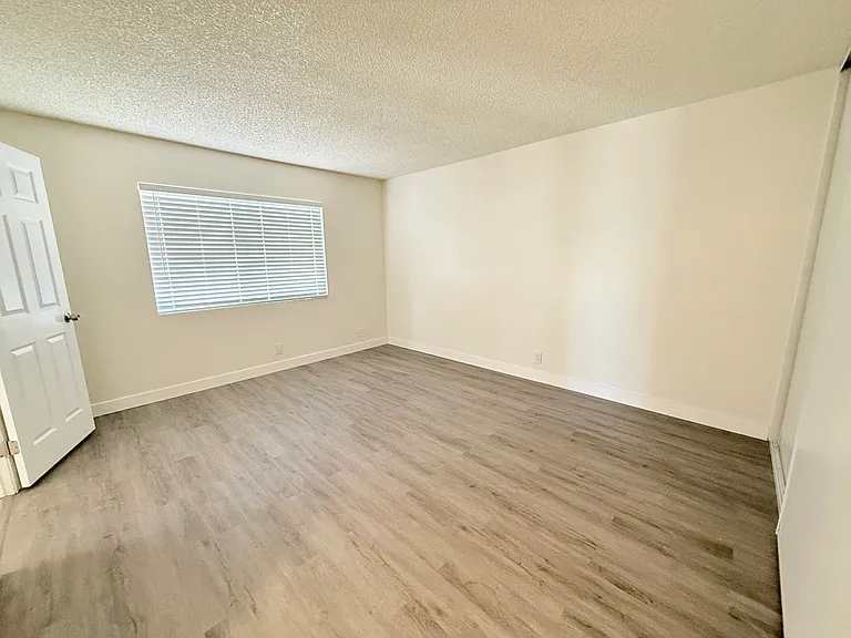 13237 Mohawk Rd #B — Photo 22