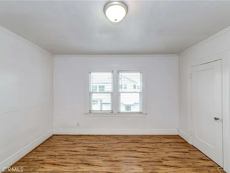 1308 S Van Ness Ave — Photo 4