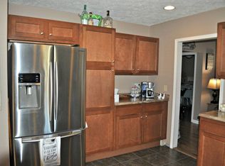 137 Sycamore St, Mortons Gap, KY 42440