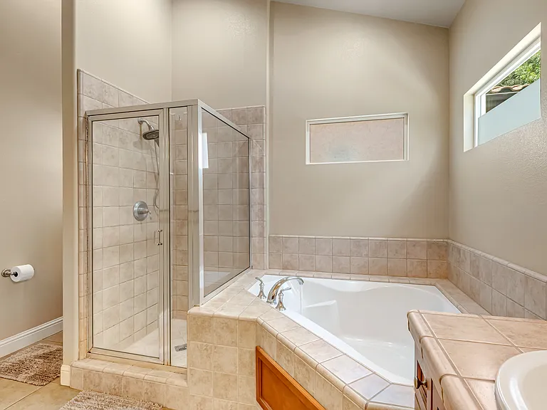 8582 N Garden Ave — Photo 33