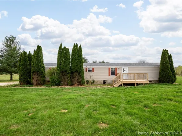 9820 Posey Drive SE, Elizabeth, IN 47117