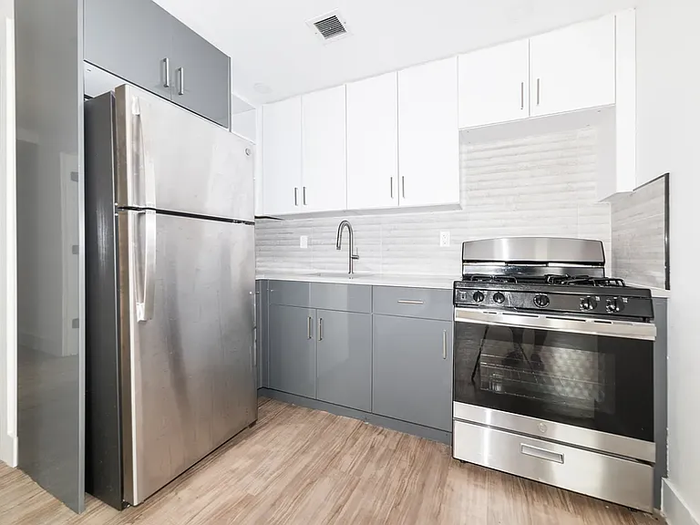 781 Washington Ave #BD — Photo 2