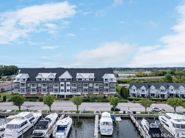 917 W Savidge St Unit 6, Spring Lake, MI 49456