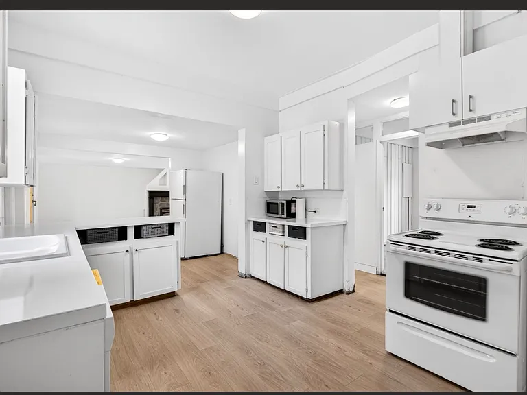 12822 229th St — Photo 1