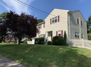 417 Old Post Rd, Walpole, MA 02081