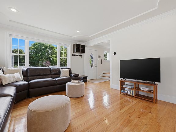 5th image of 173 Bedford Rd #B