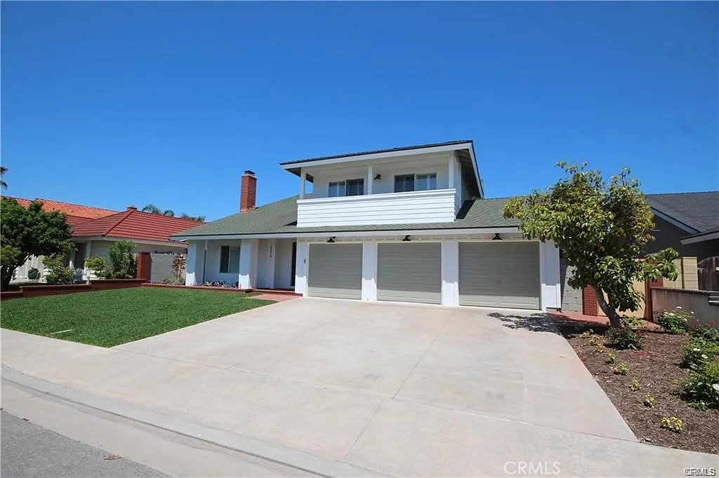 5 bed, 2328 sqft, $6,495 — Photo 1