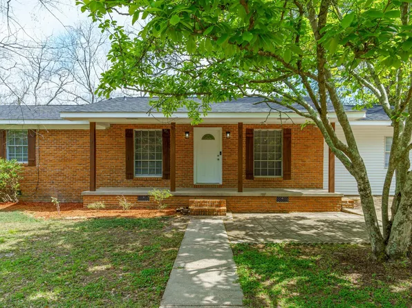 110 Garden Ln, Petal, MS 39465