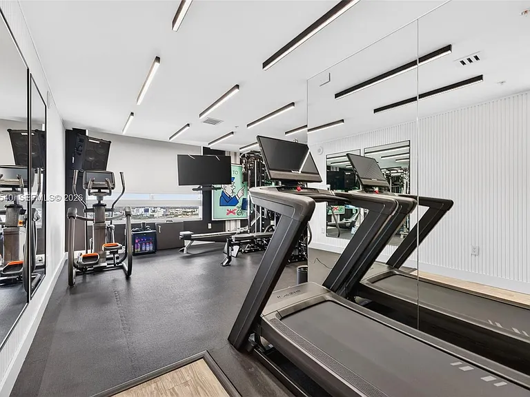 90 SW 3rd St #Penthouse 12 — Photo 28