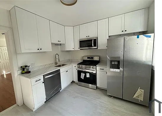 5208 Dix St NE — Photo 13