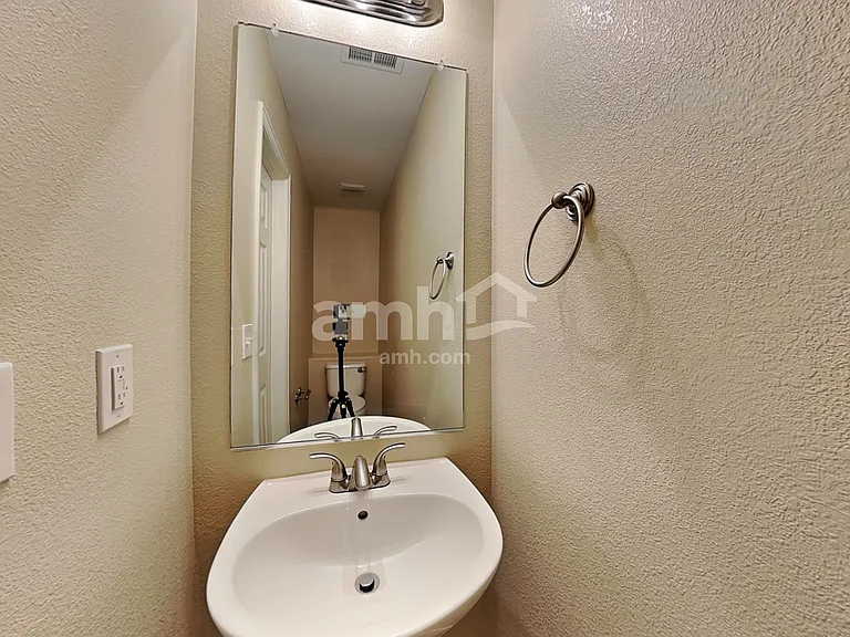 19052 E 53rd Ave — Photo 11