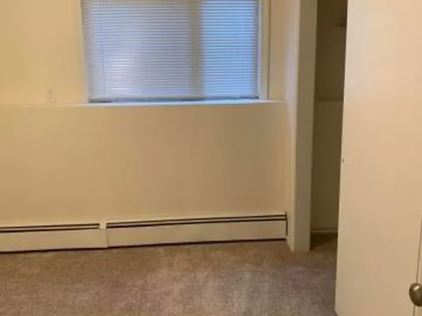 4010 Crosson Dr, Anchorage, AK 99517