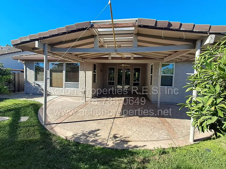6145 Crater Lake Dr — Photo 65