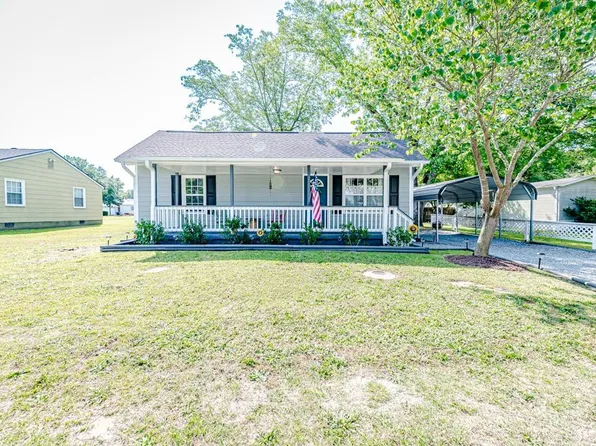 191 S Green St, Parkton, NC 28371