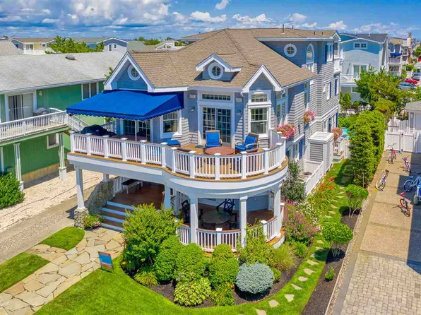 65 17th St E, Avalon, NJ 08202