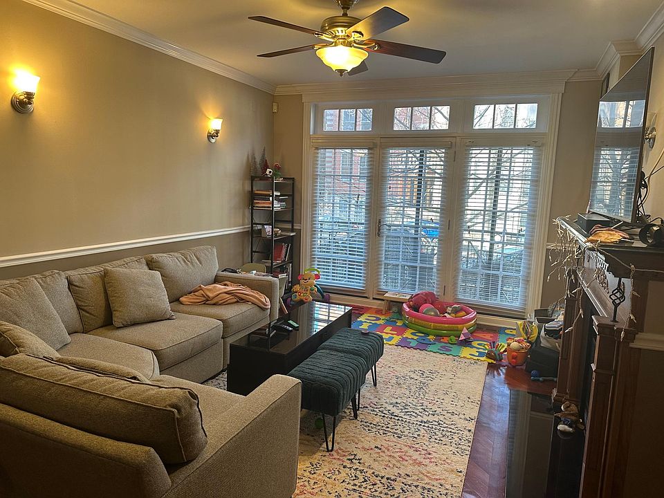 1st image of 651 W Briar Pl APT 1