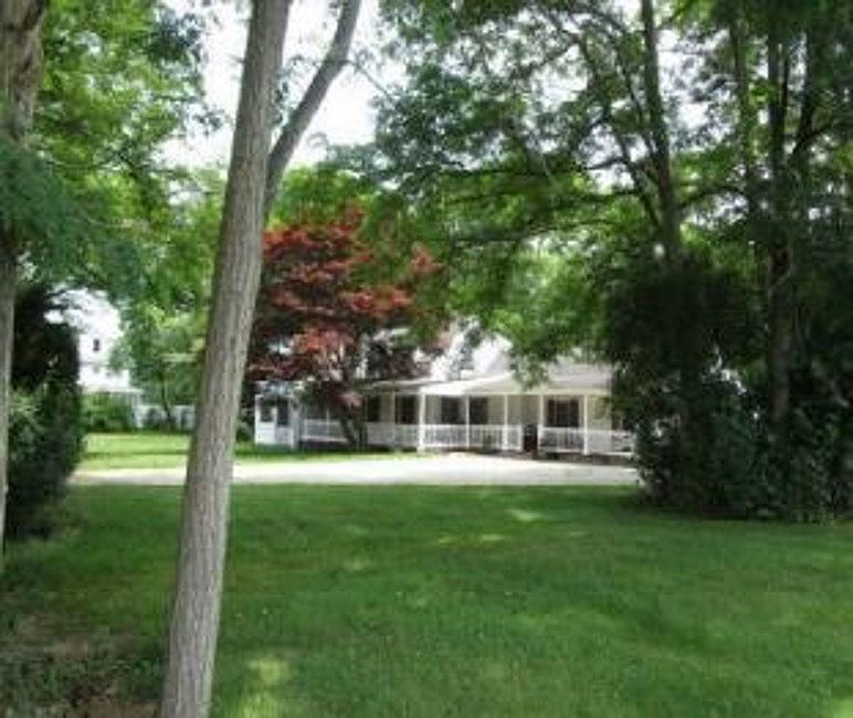 2nd image of 967 Smithtown Ave
