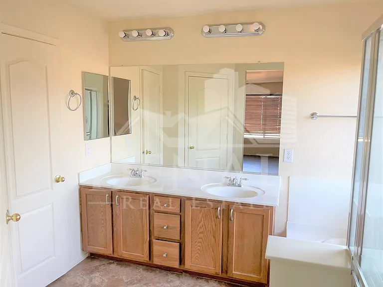 144 S 108th Dr — Photo 11