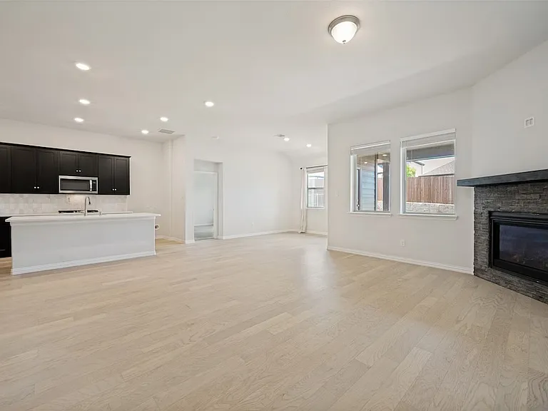 3437 Loftwood Ln — Photo 31