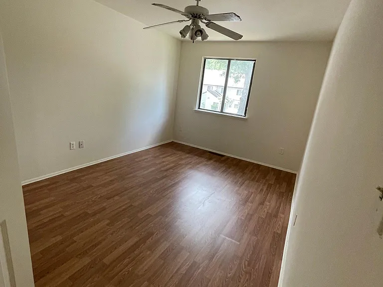 2815 Forsythia Ct — Photo 44
