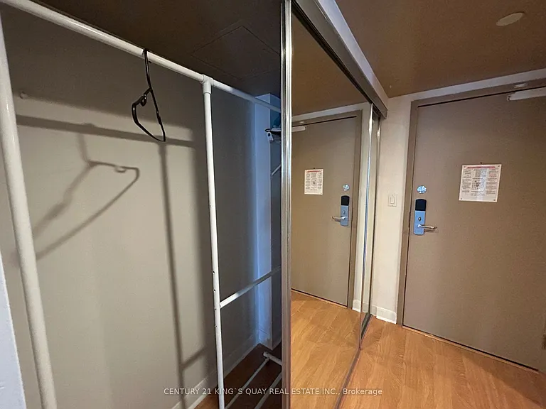 200 Victoria St #1002 — Photo 6