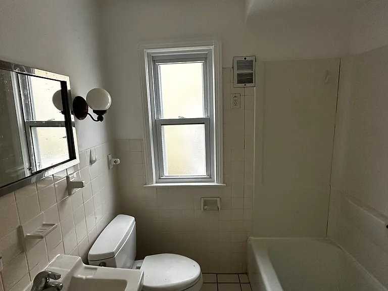 4823 Russell Ave — Photo 5