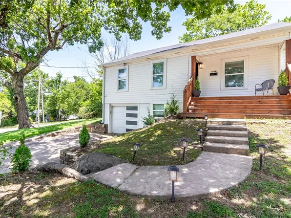 394 N Fletcher Ave, Fayetteville, AR 72701