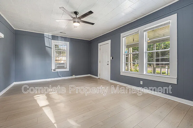 2 bed, 1.0 bath, 916 sqft, $900 — Photo 4