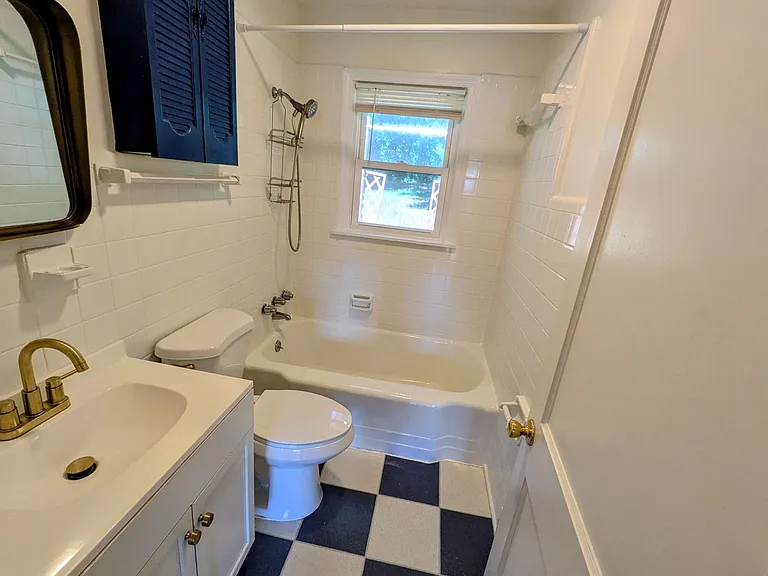 1004 Lockland Ave — Photo 7