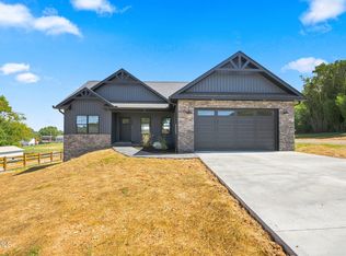 124 Suncrest St, Johnson City, TN 37615