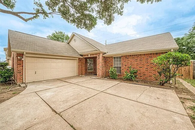 22319 Rangeview Dr — Photo 3