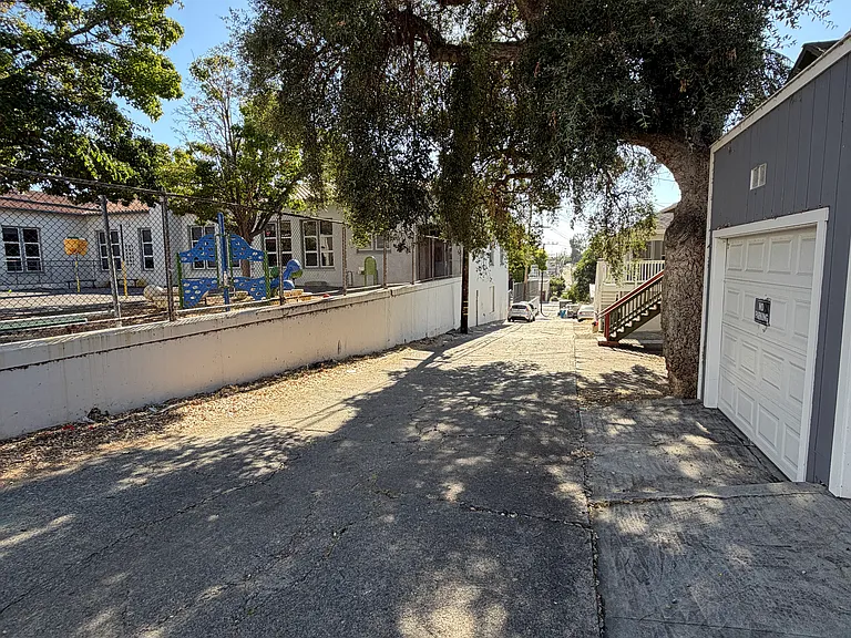 737 Florida St — Photo 21