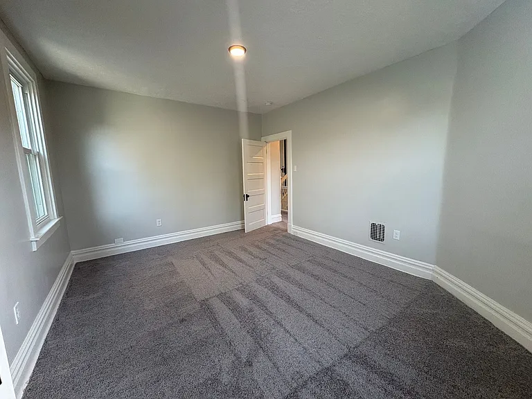 129 Dunbar Ave — Photo 10
