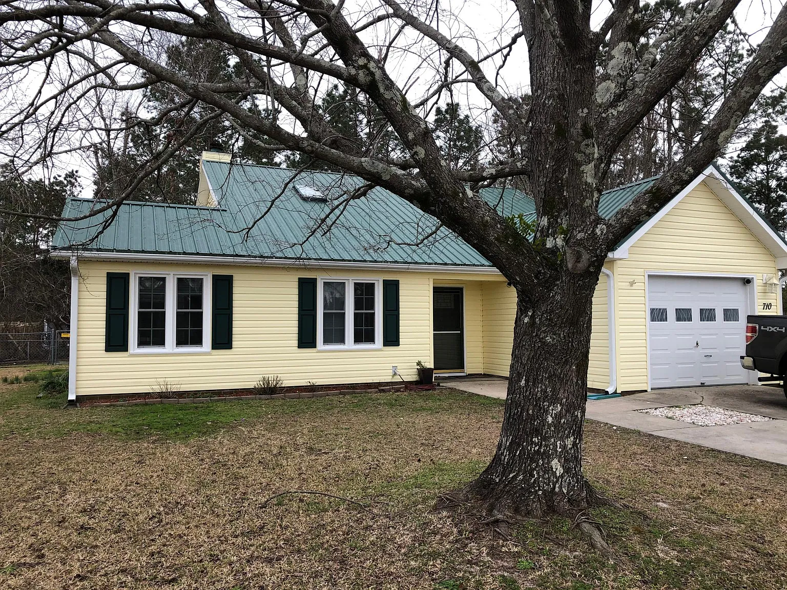 3 bed, 1372 sqft, $1,875 — Photo 1