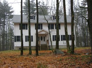 164 Meadow Ridge Acres Dr, Dingmans Ferry, PA 18328