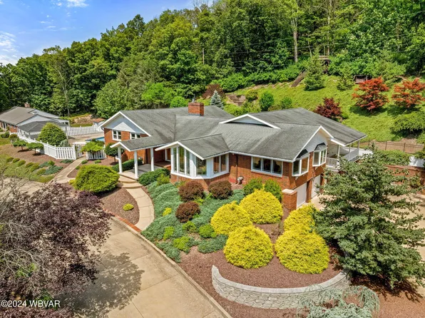 1192 Vallamont Dr NW, Williamsport, PA 17701