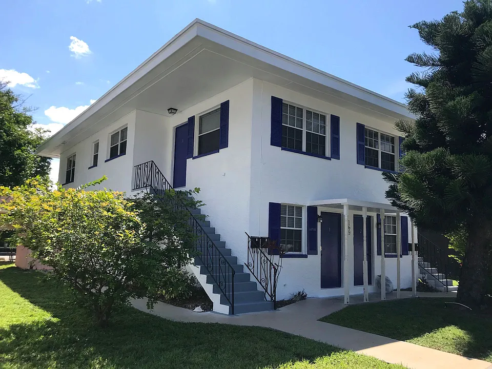 169 E Davis Blvd