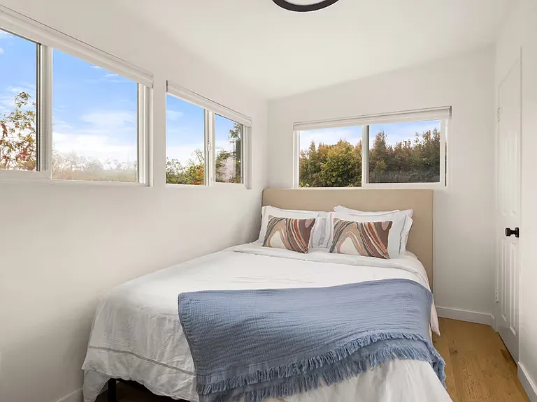 319 W Arrellaga St #1/2 — Photo 14