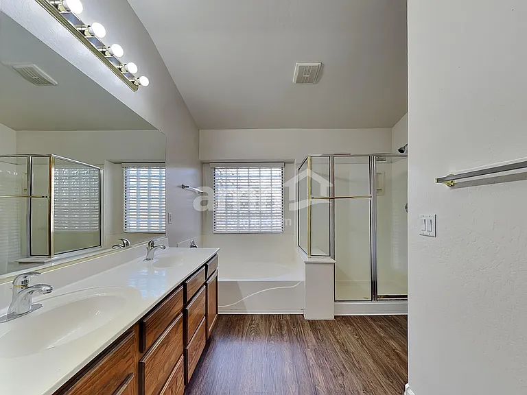 10338 W Wood St — Photo 12