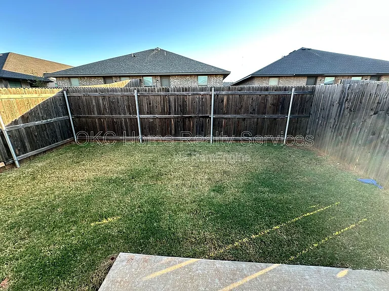 409 Summit Ridge Dr — Photo 16