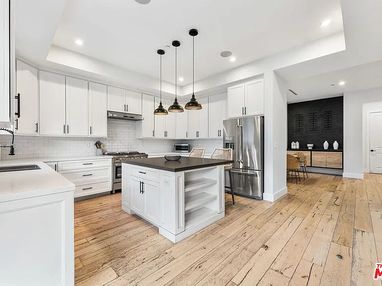 18903 Hatteras St — Photo 13