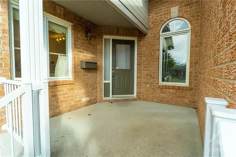 3 bed, 2.0 bath, 2000 sqft, $2,890 — Photo 2