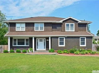 1007 Wateredge Pl, Hewlett, NY 11557
