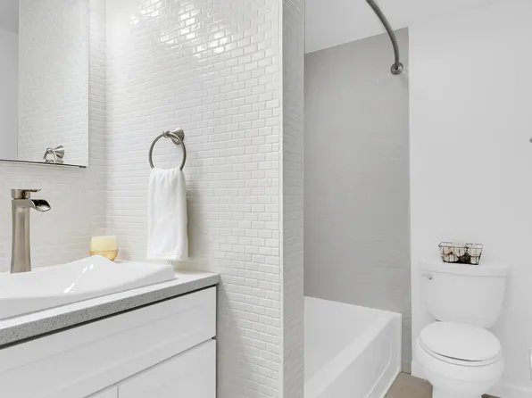 302 East 19th Street 3B image 9 of 9