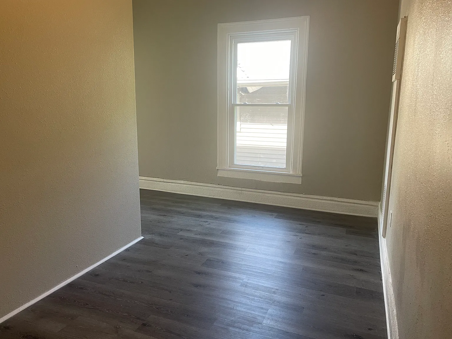 Studio, $825 — Photo 2