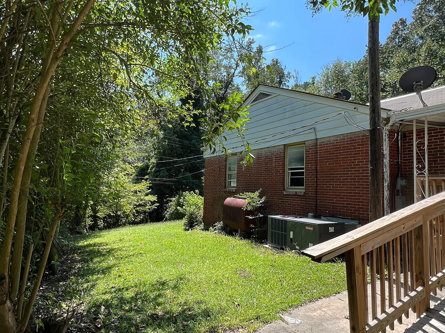 105 Shelton Cir — Photo 3