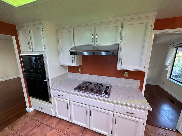 43663 Skye Rd — Photo 11